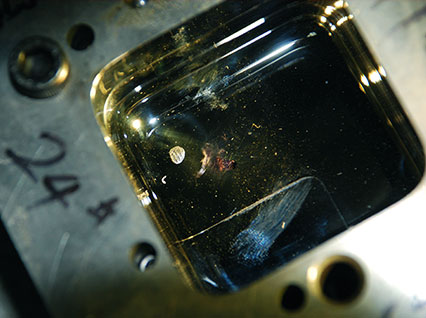 <a href='http://m.hnksqzjx.cn/product/3.htm' class='text_a'>模具激光焊機</a>修復鏡面模具效果